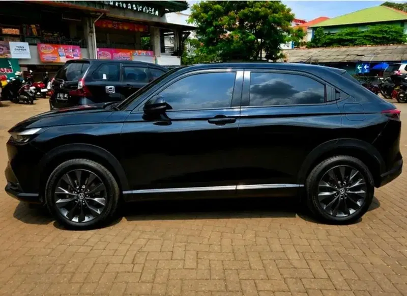Honda HR-V 2024 Bensin - Vehicles in Bali