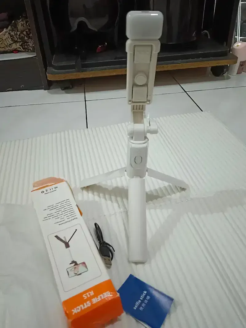 Tongsis Tripod Selfie Stick Remote Camera Bluetooth 4in1+lampu LED - Electronics in Bali