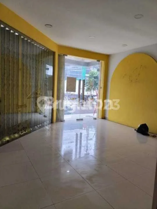 Dijual Ruko Lokasi Hook di Jalan Utama Gatsu Denpasar Utara - Bali in Bali