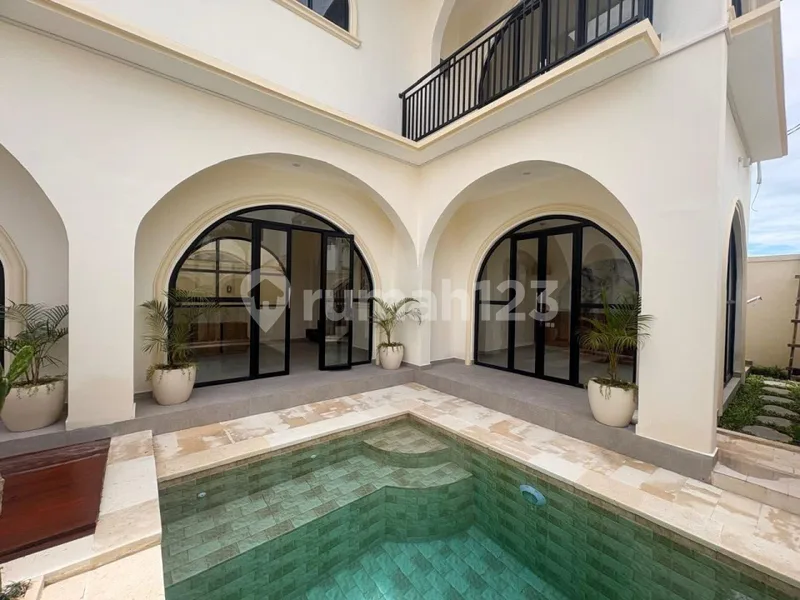 Villa Baru Freehold Lokasi Strategis Dekat ke Canggu - Real Estate in Bali