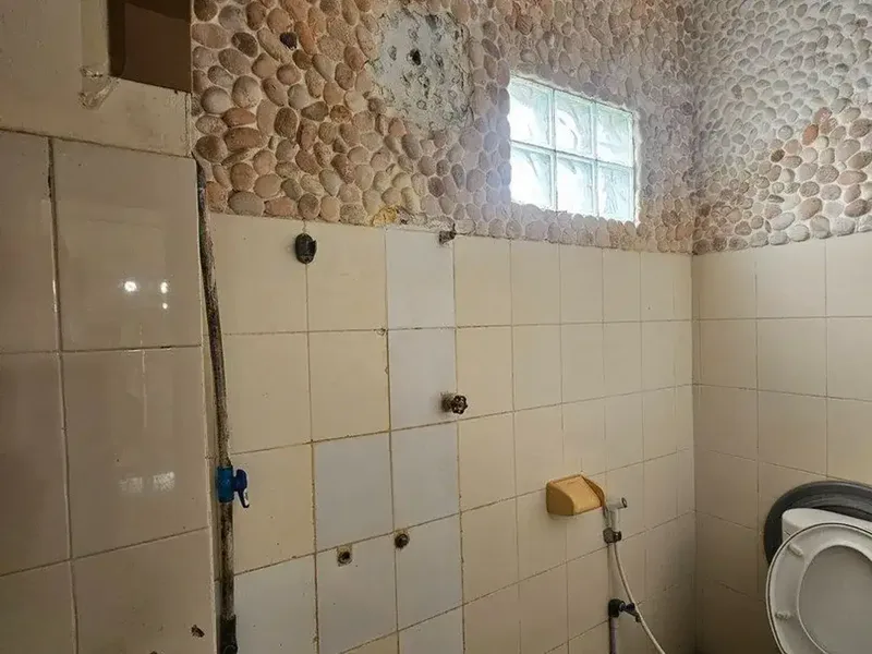Ruko 3 Lantai Disewakan di Denpasar Barat, 2 menit ke Mahendradata Selatan - Real Estate in Bali