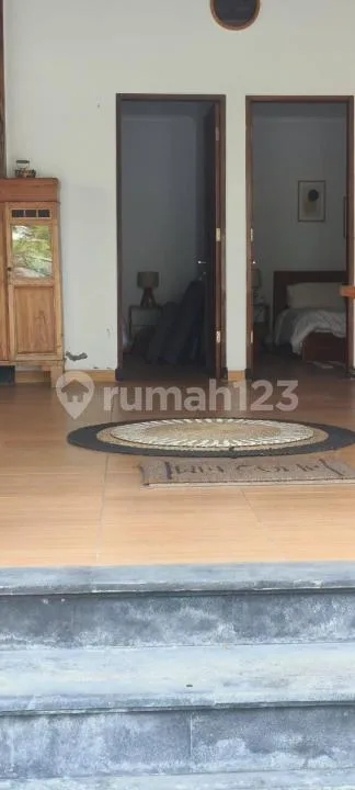 Villa Strategis Full Furnished Pool Gazebo Siap Huni di Dalung - Real Estate in Bali