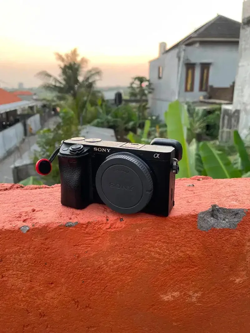 Dijual Sony A6400 + Sony 18-135mm OSS - Electronics in Bali
