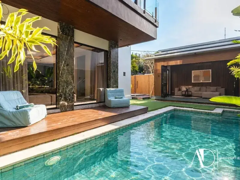 FREEHOLD | MODERN 5-BEDROOM VILLA IN PETITENGET, SEMINYAK - Real Estate in Bali