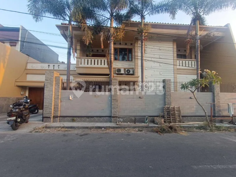 Rumah Super Luas Dekat Living World Mall Denpasar Bali - Bali in Bali