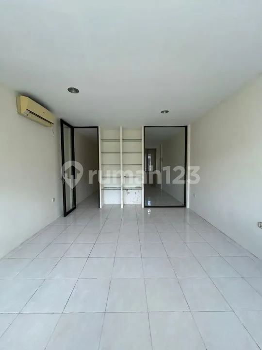 Dijual Ruko 2 Lantai Strategis di Jalan Diponegoro - Denpasar - Bali in Bali