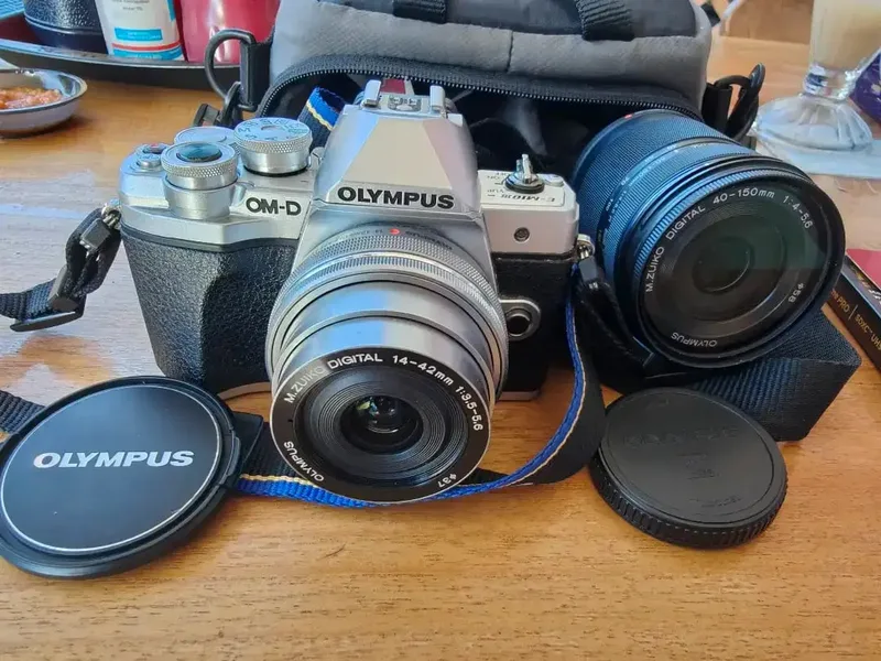 Kamera Olympus fullset like new plus Lensa - Electronics in Bali