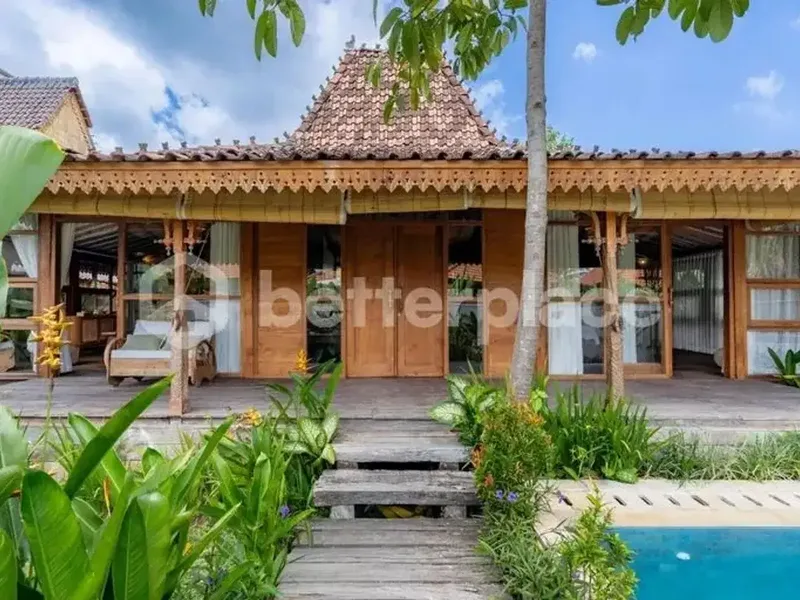 Two Terraces, One Pool, Endless Green — Authentic Joglo 2-Bed Villa Moments from Ubud's Cafés and Yoga Studios - Bali in Bali
