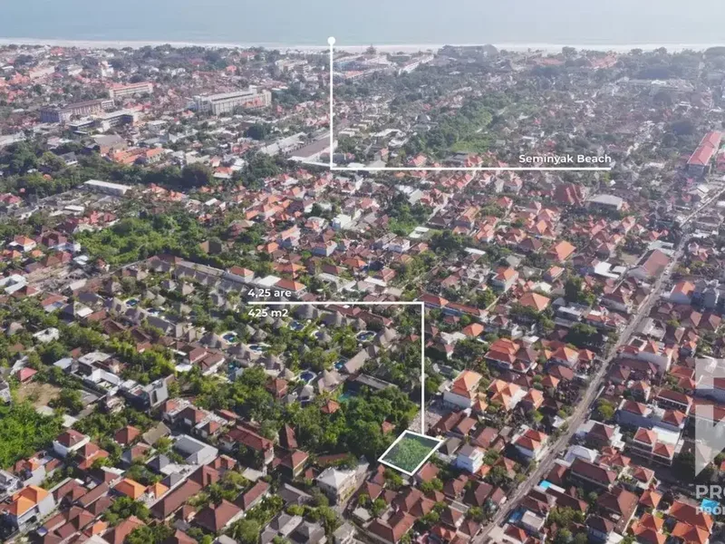 Tanah Kavling Kecil di Tepi Pantai Seminyak Bali Dijual Hak Milik - Real Estate in Bali