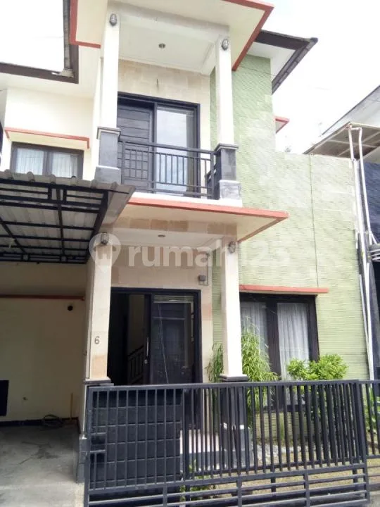Rumah Modern 3 Bedroom Siap Huni di Kawasan Premium Renon Panjer - Bali in Bali