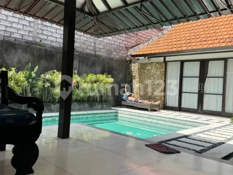 5 Kamar Tidur Villa Ekslusif Luas dengan Udara Sejuk Jimbaran - Real Estate in Bali