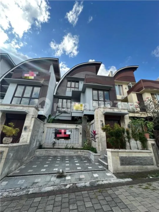 Dijual Villa Area Strategis di Krobokan Canggu Dekat Pusat Wisata - Bali in Bali
