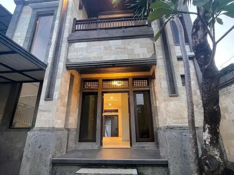 Rumah Konsep Modern Dijual, di Area Renon Denpasar - Real Estate in Bali