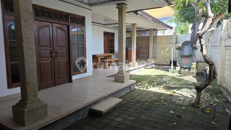 Beachside 3 Bedrooms Local House For Rent - Bali in Bali