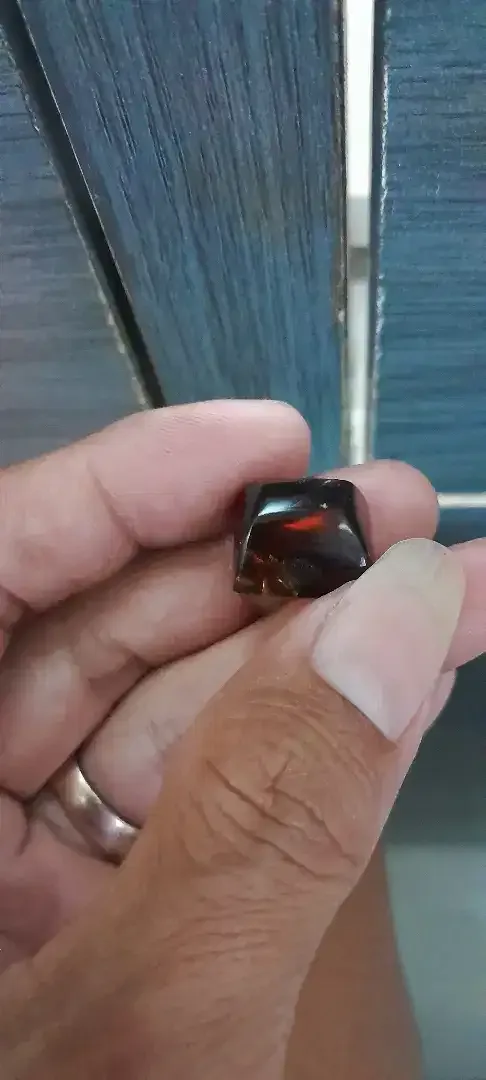 Batu resin red amber - Fashion in Bali