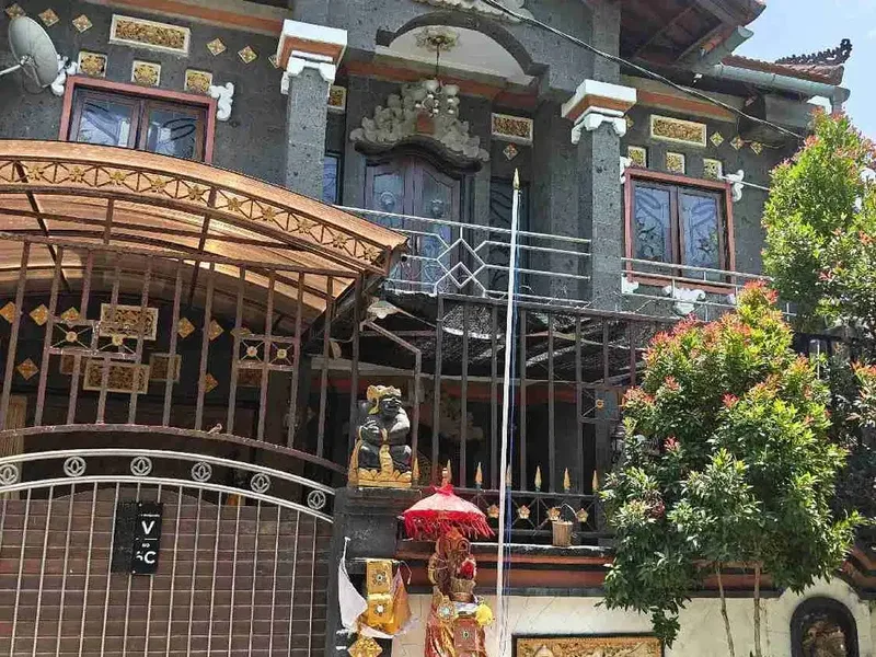 Jual 115m 2 Rumah 2 lantai di Moh. Yamin Renon Denpasar - Real Estate in Bali