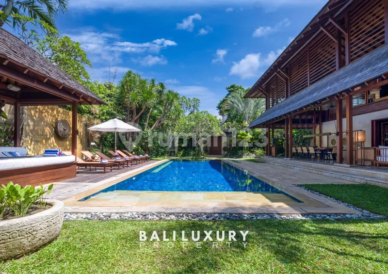 Vila Mewah Hak Milik di Golden Triangle Seminyak - Peluang Investasi Premium - Real Estate in Bali