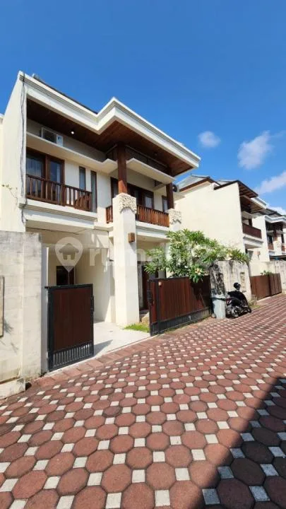 Modern Semi-Villa For Rent In Sanur 3 Bedroom Fully Furnished - Real Estate in Bali