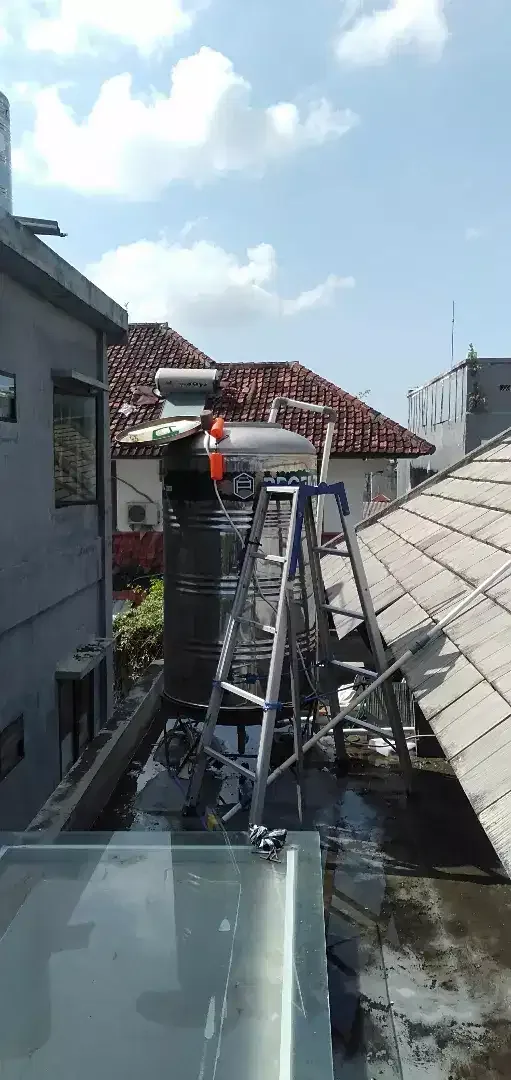 Tukang listrik,pompa air,tandon, kloset duduk,dll - Services in Bali