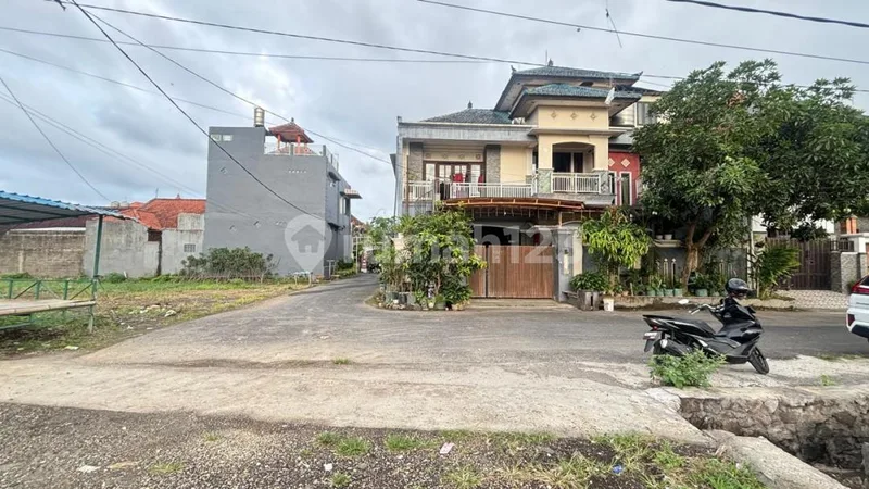 Dijual Rumah di Dalam Perumahan Eksklusif - Aman, Tenang untuk Kenyamanan Keluarga - Bali in Bali