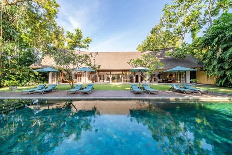 Dijual Cepat Villa Frehold 27 Are di Kerobokan, Canggu - Real Estate in Bali
