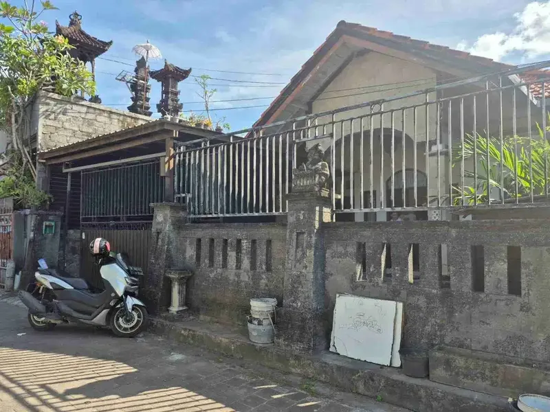 Rumah di Perumahan Sari Jimbaran Jalan Taman Baruna - Real Estate in Bali