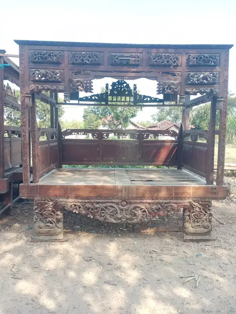 Ranjang antik, 150x240 - Home & Garden in Bali