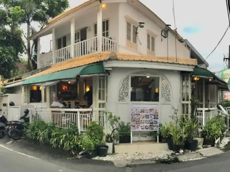 RUKO EX RESTO DI BERABAN KEROBOKAN BADUNG - Real Estate in Bali