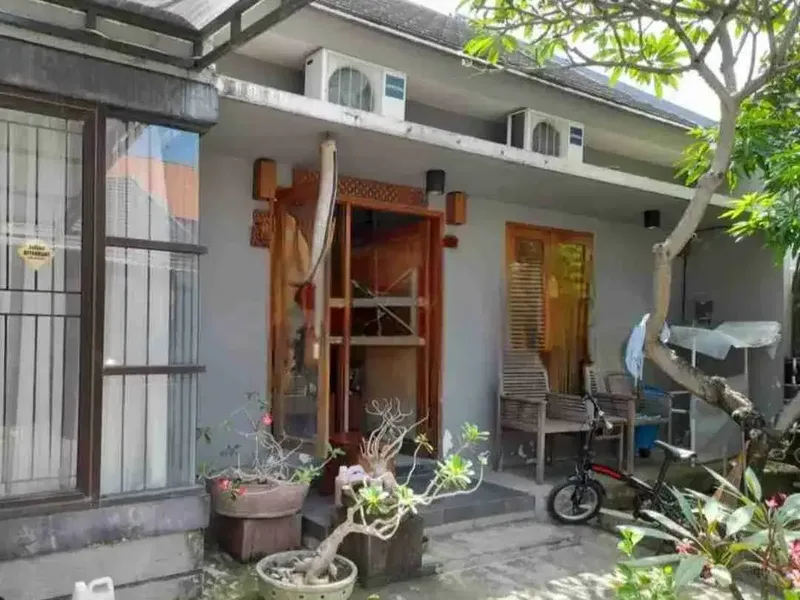 Rumah 3 kamar perum cempaka sari one gate system strategis furnished SHM - Real Estate in Bali
