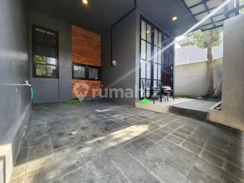 Disewakan Rumah Modern 2 Lantai di Jantung Kerobokan Badung - Real Estate in Bali
