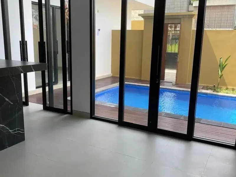 Villa 2 Lantai Semi Furnished Disewakan, di Seminyak - Real Estate in Bali
