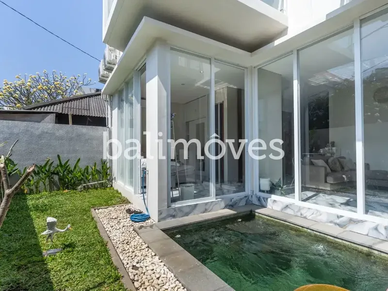 Vila Baru yang Menawan dengan Tiga Kamar Tidur di Sanur - Real Estate in Bali