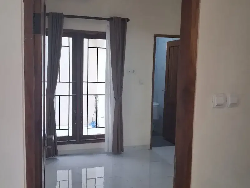 FOR RENT UNIT BARU RUMAH STARTEGIS DEKAT DENGAN PUSAT KOTA RENON - Real Estate in Bali