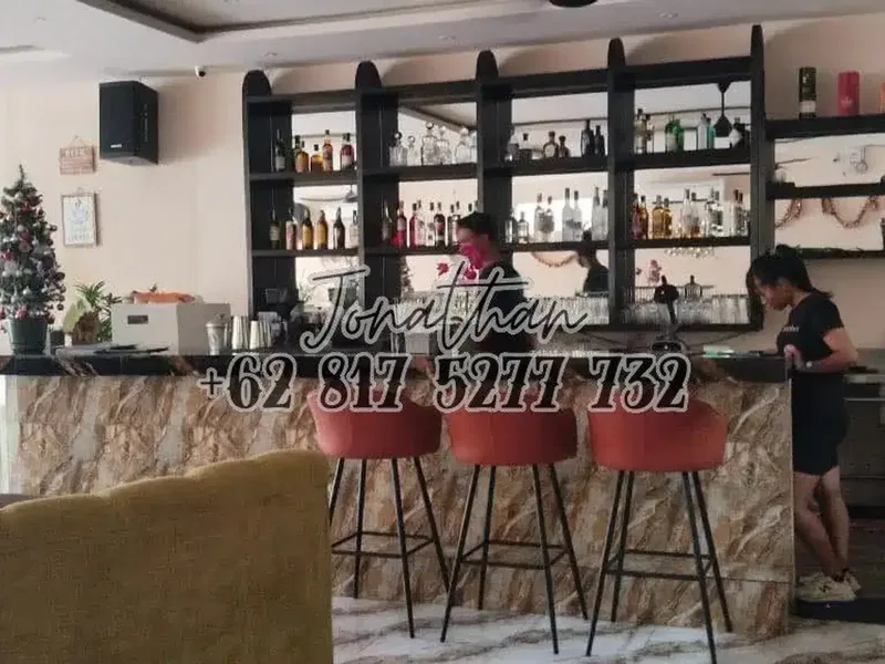Over Kontrak Restoran dan Bar Lengkap di Jl. Raya Nusa Dua Surrounded by 5 Star Hotel Bali - Real Estate in Bali