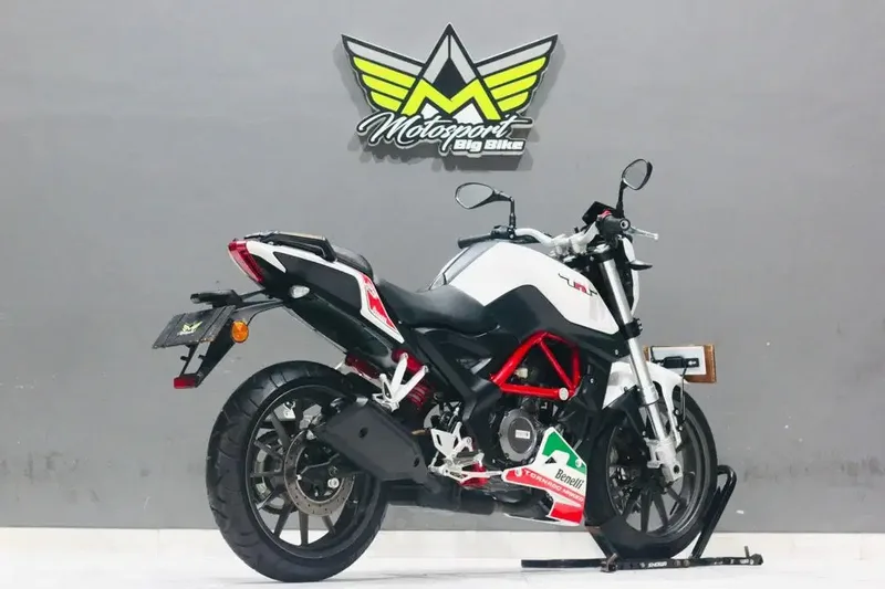 Benelli TNT 250 like new benelli keeway 250 KTM duke250 ninja250 MT25 - Vehicles in Bali