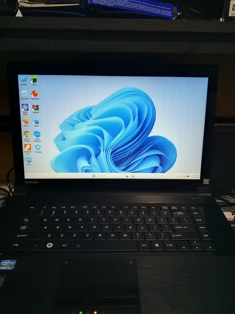 Dijual Laptop Toshiba Dynabook - Electronics in Bali