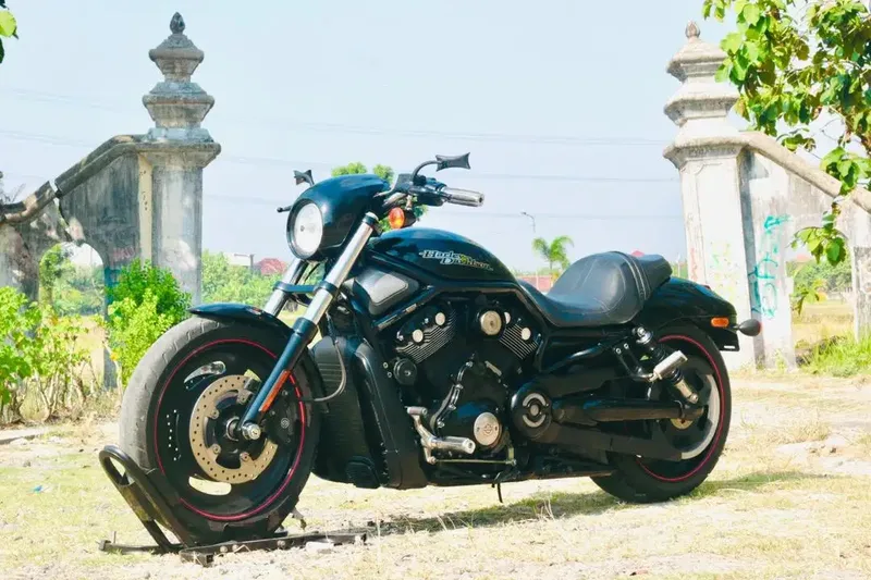 Harley davidson V-Rod like new Dyna Fatboy Roadking FP siap gas - Vehicles in Bali