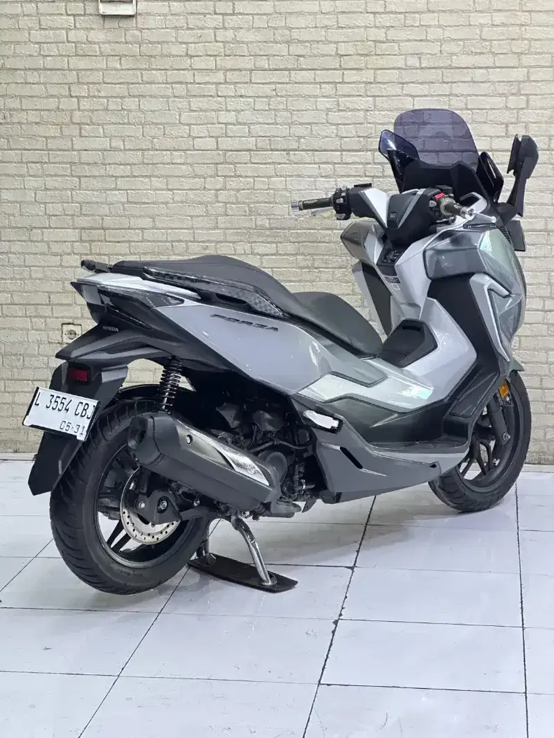 MATIC MEWAH‼️ Honda Forza 250 ABS 2018 Silver TERMURAH Mustika malang - Vehicles in Bali
