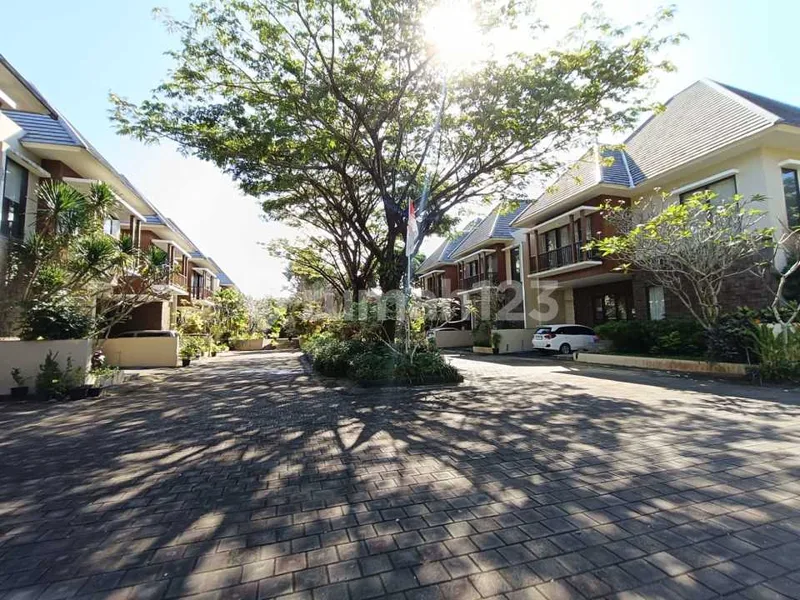 Rumah Modern di Newland Jimbaran, Public Pool, Security 24 Jam - Real Estate in Bali