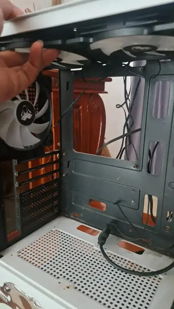 Casing pc  apa adanya  bonus 4 kipas rgb + 1 argb termurah di bali - Electronics in Bali