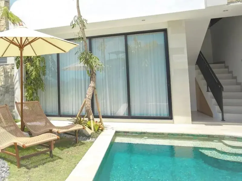TROPICAL VILLA CEMAGI – WALKING DISTANCE TO MENGENING BEACH - Real Estate in Bali