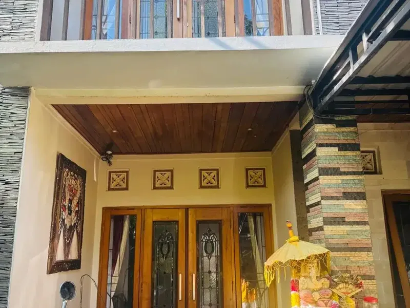 Di Jual Rumah Lantai 2 - Lokasi Area Jl. Penamparan Gatsu Barat - Denpasar Barat - Real Estate in Bali