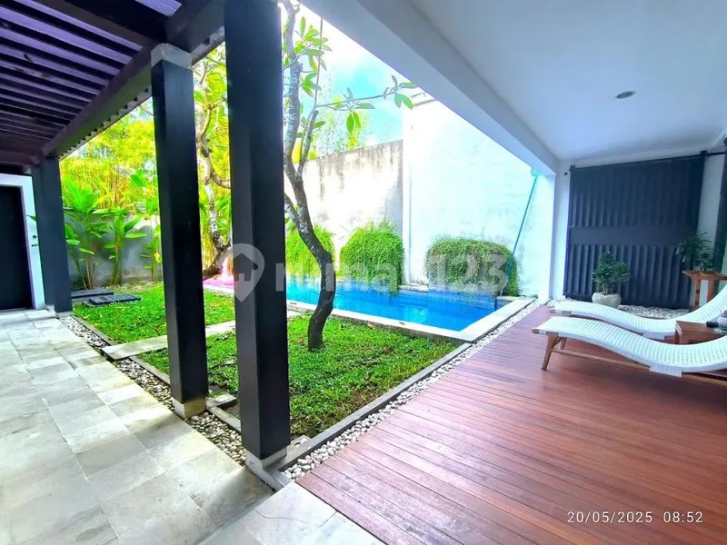 Dijual Villa Modern di Pusat Seminyak, Bali - Real Estate in Bali
