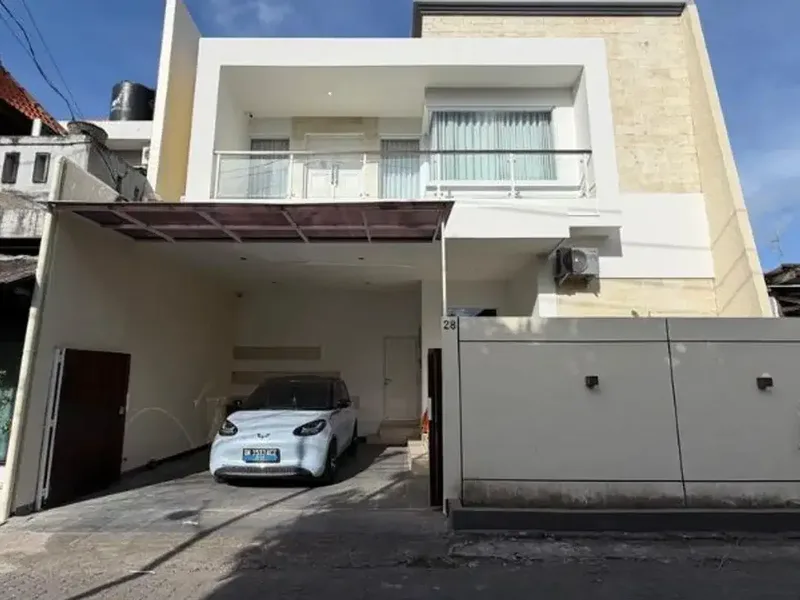 VILLA 2 LANTAI TAMAN BARUNA JIMBARAN BADUNG - Real Estate in Bali