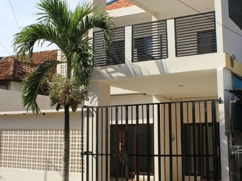 RUMAH MODERN IN PRESTIGIOUSE PURI GADING JIMBARAN - Real Estate in Bali