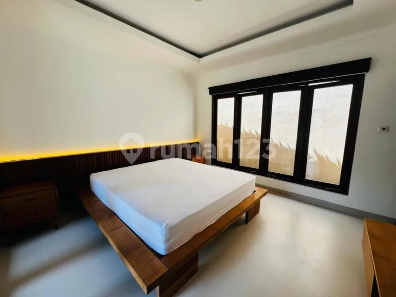 Villa Lengkap di Lokasi Strategis Dekat Atlas dan Finns di Canggu - Real Estate in Bali