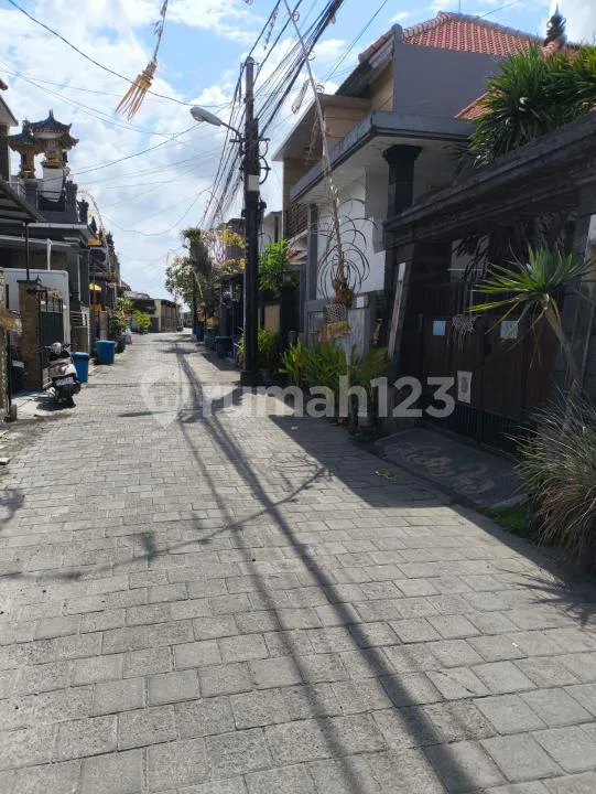 Rumah Lantai 1 , 3 Kamar Tidur dan 2 Kamar Mandi - Pemogan-Densel - Bali in Bali