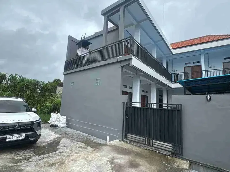 RUMAH KOST DALUNG KAJA PERBATADAN BUDUK UNTUK DIJUAL BANGUNAN BARU LANTAI II INVESTASI BISNIS BULANAN YG MENGUNTUNGKAN DENGAN KONDISI FULL PENYEWA - Real Estate in Bali