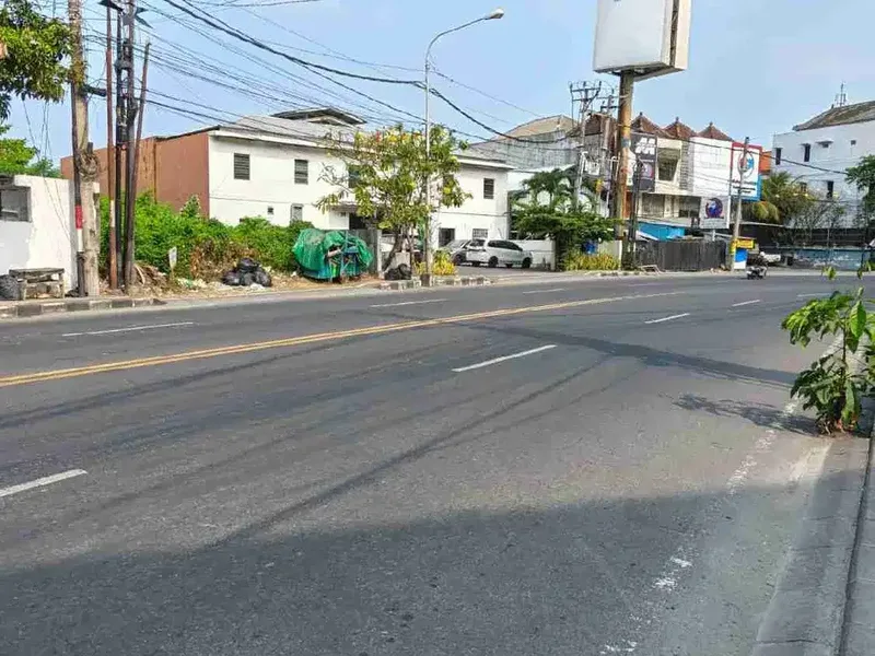 Dijual Tanah Premium  Lokasi JL Induk Mahendradatta Denpasar BAL  persis depan Hotel Quest San Denpasar - Real Estate in Bali