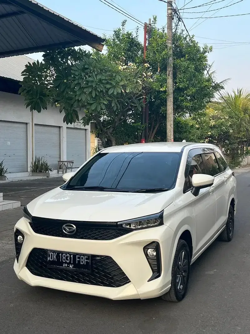 Daihatsu Xenia R 1.3 CVT Lowkm DP 9 JT - Vehicles in Bali